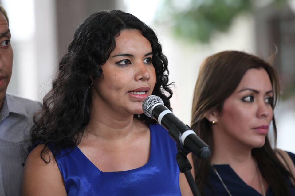 Colectivos LGBT se reúnen con el Presidente Rafael Correa en Ecuador 2015 2