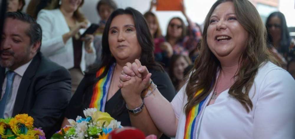 Pamela Troya se vuelve loca e insulta llamando hijos de puta a los LGBT luego de su divorcio